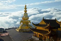 峨眉山旅游风景区清音阁入口